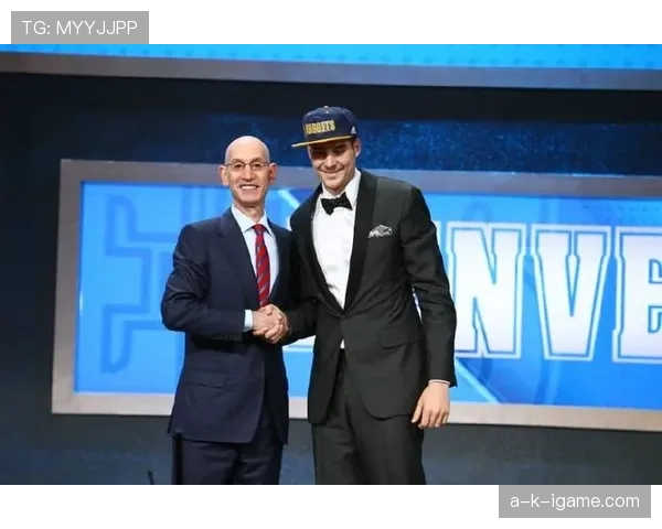 托比亚斯·卡斯蒂利亚强势崛起,闪耀赛场跻身顶级球星行列 托比亚斯·卡斯蒂利亚强势崛起,闪耀赛场跻身顶级球星行列