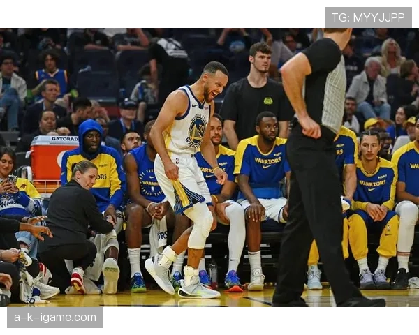 费舍尔通过关键挡拆拉开库里防守差距提升湖人组织效率